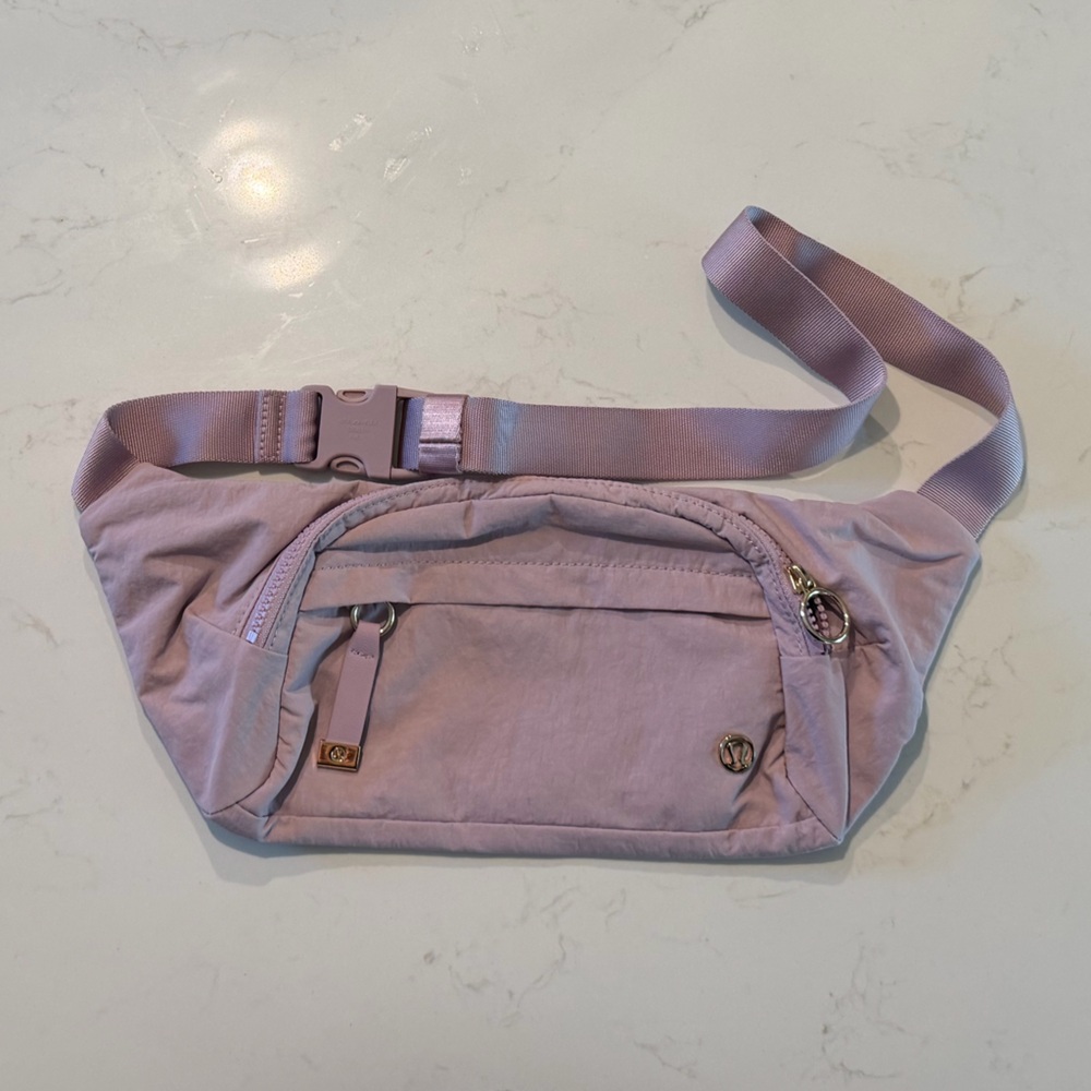 lululemon athletica Crossbody Belt Bag